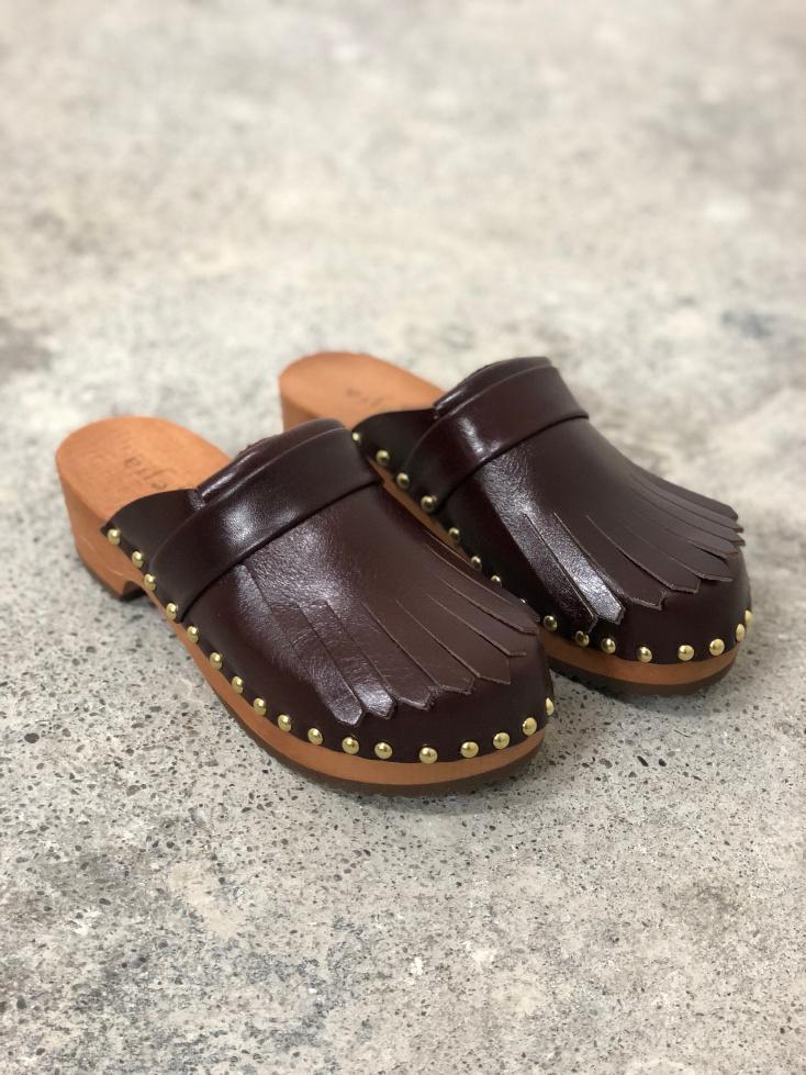 Clogs